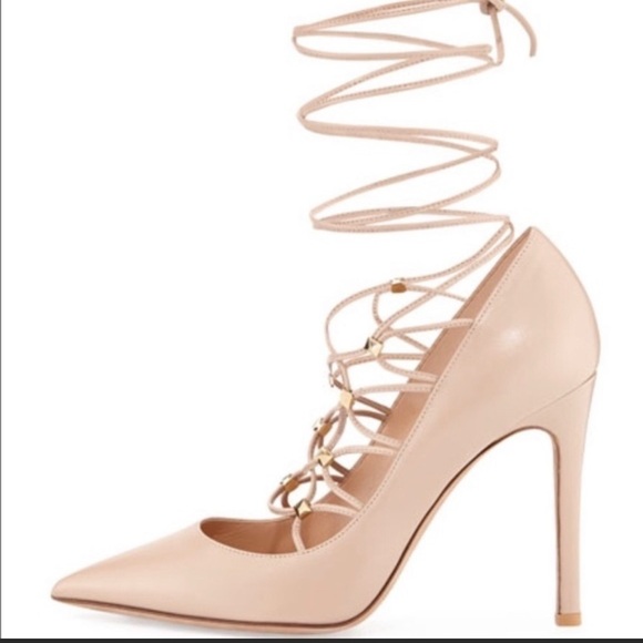 Valentino Garavani EU 39 Rockstud Laceup Heels, Nude/Tan - Picture 1 of 6